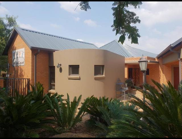 3 BEDROOM HOUSE FOR SALE IN RETIRE AT MIDSTREAM